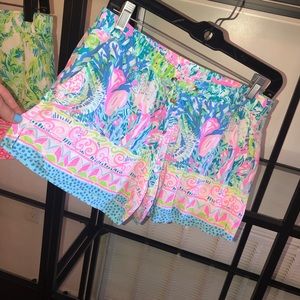 Lilly Pulitzer Katia Shorts Size Small Perfect Pre Owned Condition!